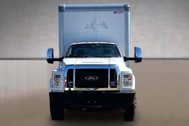 Used 2022 Ford F750 2WD Regular Cab Super Duty image 2