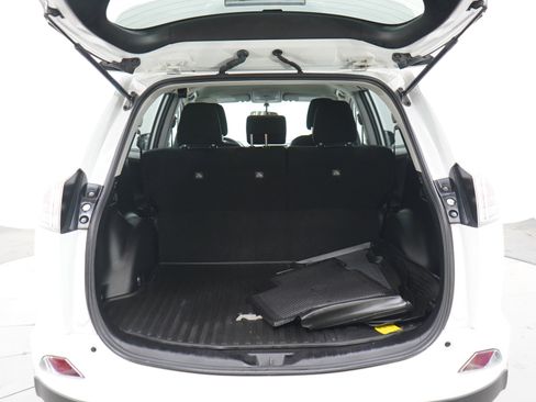 Used 2016 Toyota RAV4 LE AWD/4WD image 16