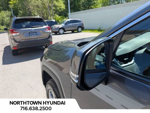Used 2025 Toyota RAV4 XLE AWD/4WD image 37