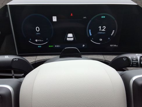 Used 2025 Hyundai Santa Fe Limited image 14