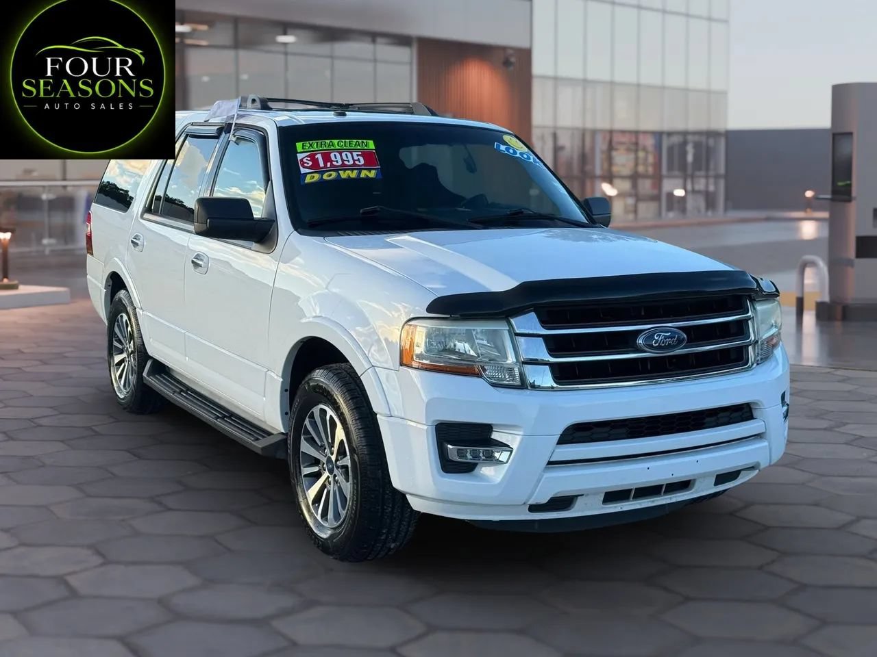 Used 2017 Ford Expedition XLT RWD image 4