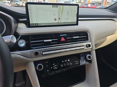 Used 2026 Genesis G70 2.5T image 19