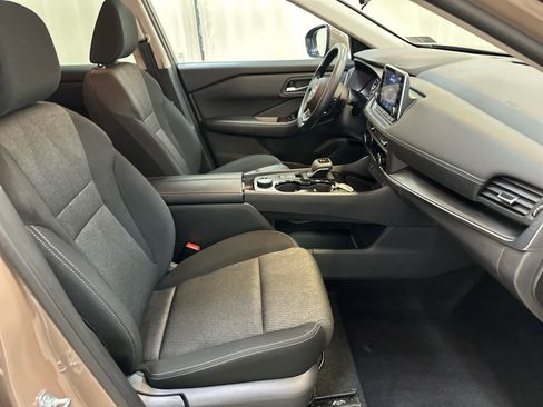 Certified 2024 Nissan Rogue SV image 13