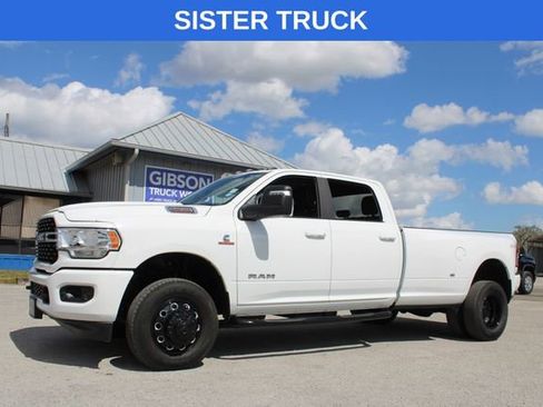 Used 2024 RAM 3500 Big Horn w/ Night Edition AWD/4WD image 5