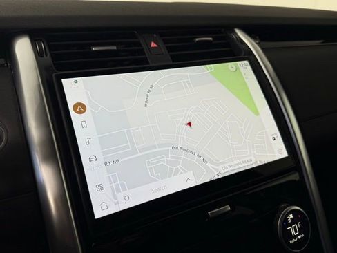 Used 2025 Land Rover Discovery S image 19