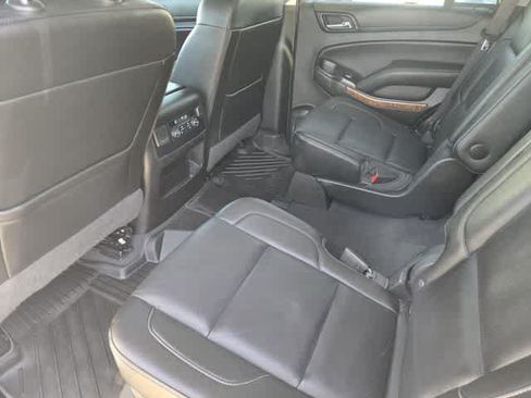 Used 2019 Chevrolet Tahoe Premier RWD image 12