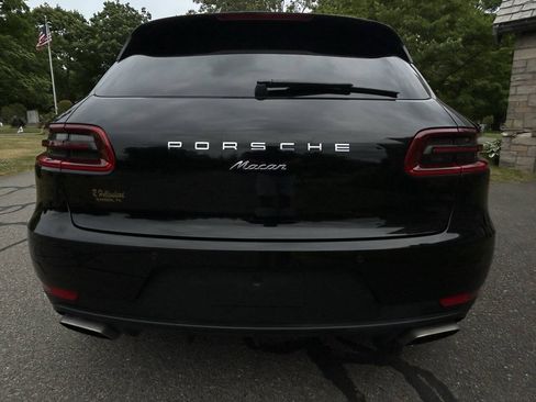Used 2018 Porsche Macan AWD/4WD image 23