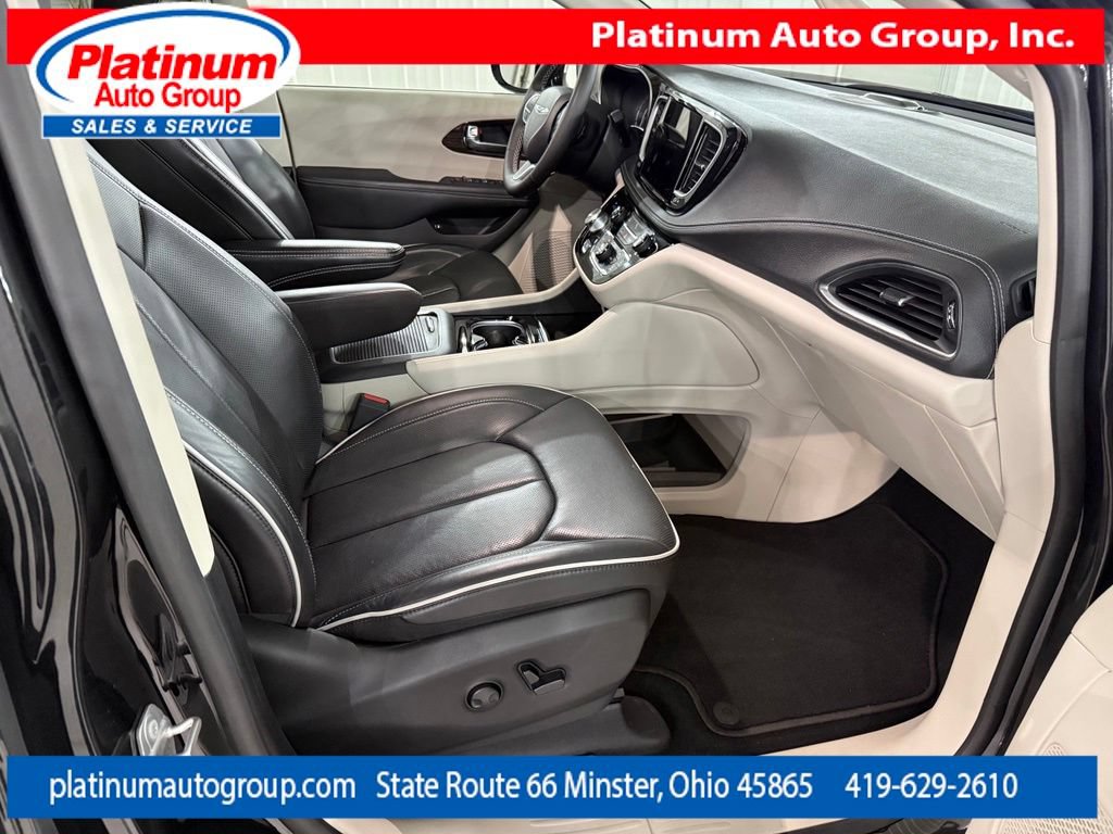 Used 2023 Chrysler Pacifica Limited FWD image 40