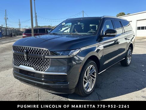 New 2026 Lincoln Navigator L Reserve AWD/4WD image 3