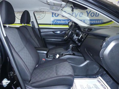 Used 2019 Nissan Rogue Sport SV image 7