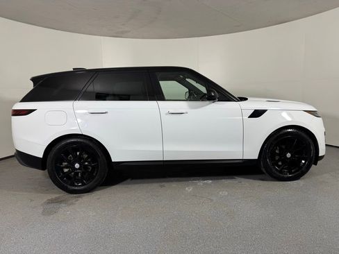 Used 2024 Land Rover Range Rover Sport SE AWD/4WD image 4