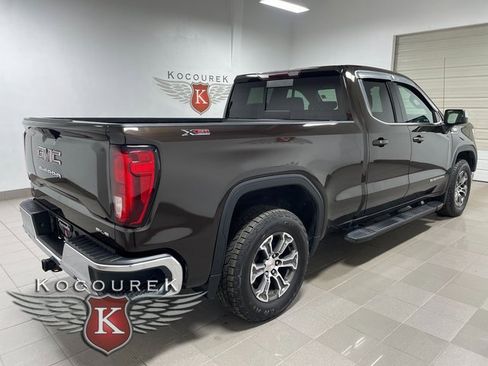 Used 2020 GMC Sierra 1500 SLE w/ X31 Off-Road Package image 6