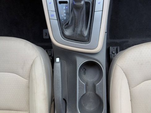 Used 2017 Hyundai Elantra SE w/ SE A/T Tech Package 03 image 38