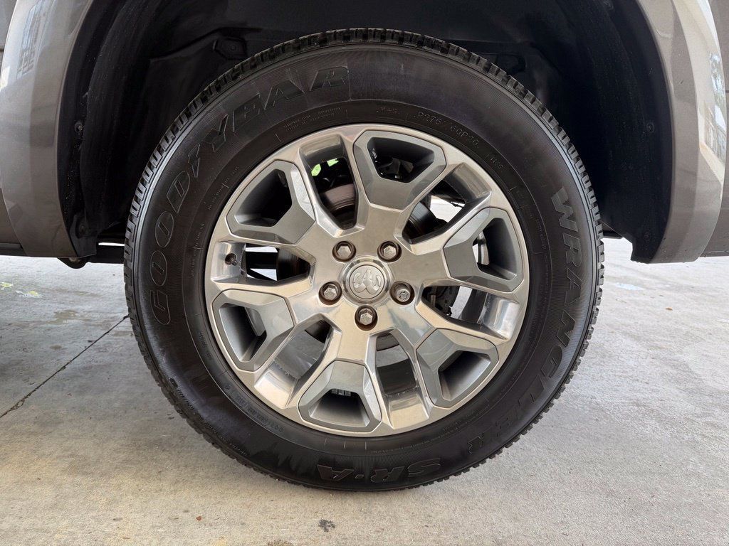 Used 2019 RAM 1500 Laramie w/ Convenience Group AWD/4WD image 19