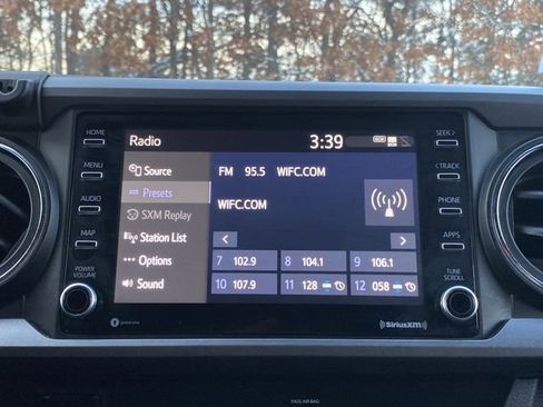 Used 2020 Toyota Tacoma 4x4 Double Cab image 16