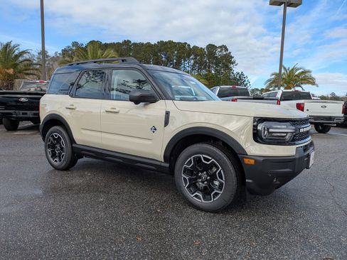 New 2025 Ford Bronco Sport Outer Banks w/ Outer Banks Tech Package+ image 2