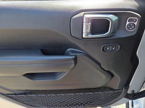 Used 2022 Jeep Wrangler Sport AWD/4WD image 17