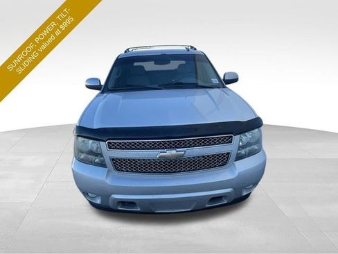 Used 2011 Chevrolet Avalanche LTZ AWD/4WD image 7