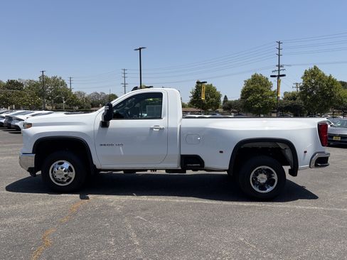 Used 2024 Chevrolet Silverado 3500 LT w/ Convenience Package AWD/4WD image 6