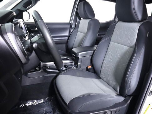 Used 2023 Toyota Tacoma TRD Off-Road w/ Black Out Package (TMS) image 30