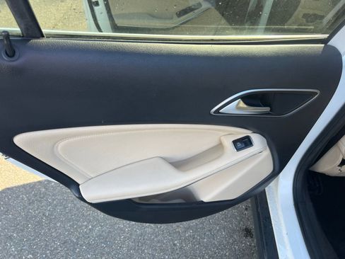 Used 2020 Mercedes-Benz GLA 250 4MATIC image 19