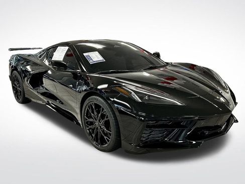 Used 2025 Chevrolet Corvette Stingray image 3