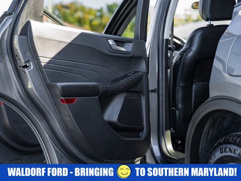 Used 2022 Ford Escape SEL image 37