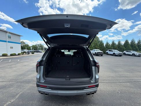 Used 2025 Chevrolet Traverse LT w/ Driver Confidence Package FWD image 27