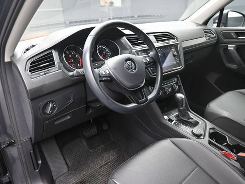 Used 2019 Volkswagen Tiguan SE w/ Panoramic Sunroof Package AWD/4WD image 19