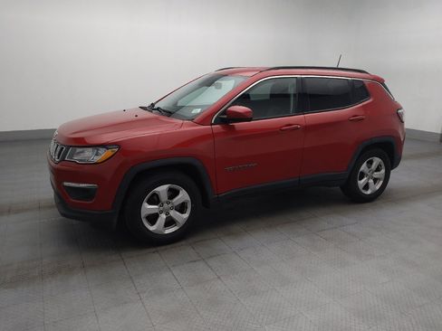 Used 2019 Jeep Compass Latitude w/ Popular Equipment Group FWD image 2