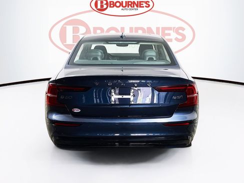 Used 2024 Volvo S60 B5 Core image 9