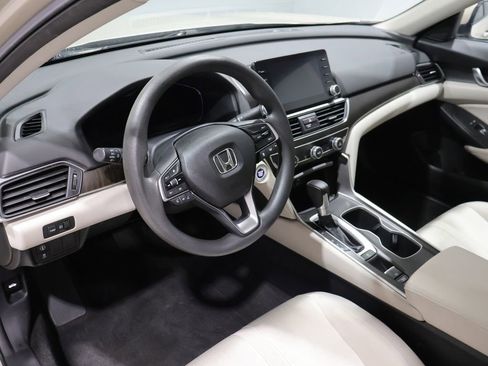 Used 2018 Honda Accord EX image 16