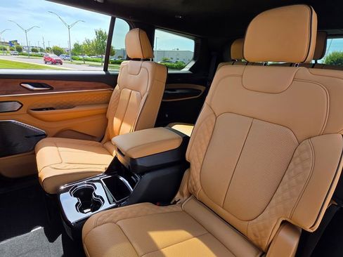 New 2025 Jeep Grand Cherokee L Summit image 22
