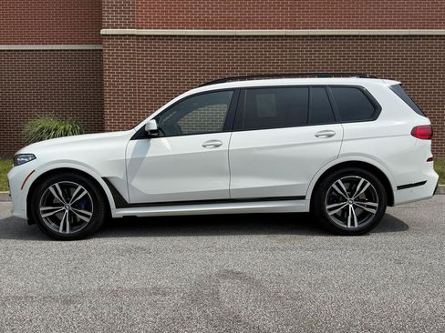 Used 2021 BMW X7 M50i AWD/4WD image 5