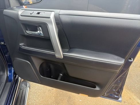 Used 2019 Toyota 4Runner Limited AWD/4WD image 26