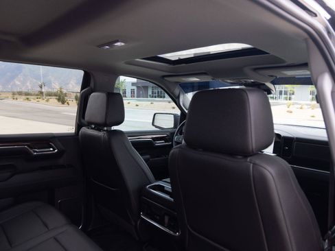 Used 2024 GMC Sierra 1500 Elevation w/ Elevation Premium Package AWD/4WD image 32