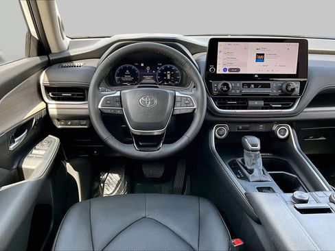 Used 2026 Toyota Grand Highlander AWD image 6