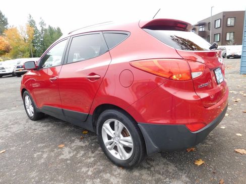 Used 2011 Hyundai Tucson GLS image 3