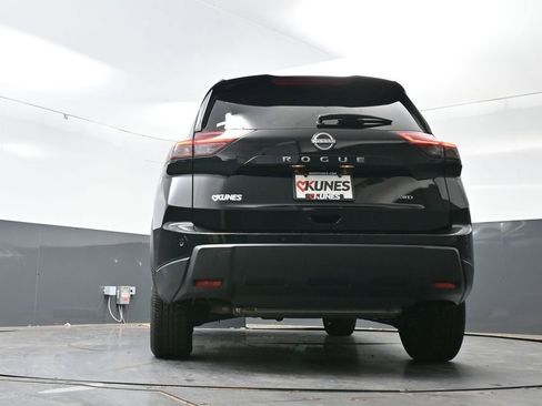 Used 2025 Nissan Rogue SV AWD/4WD image 57