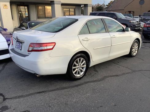 Used 2011 Toyota Camry XLE image 10