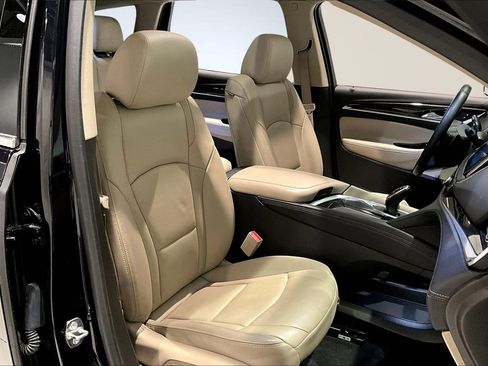 Used 2020 Buick Enclave Premium w/ Sun and Sites Package image 28