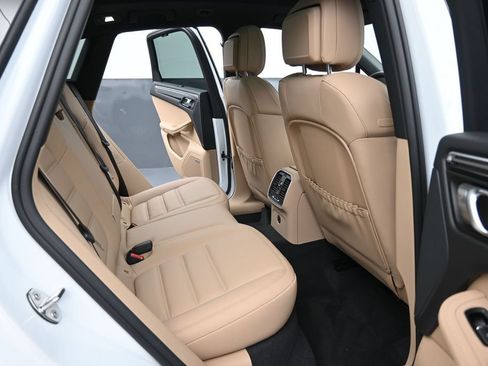New 2026 Porsche Macan AWD/4WD image 23