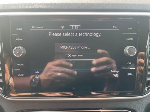 Certified 2023 Volkswagen Atlas Cross Sport SE image 18