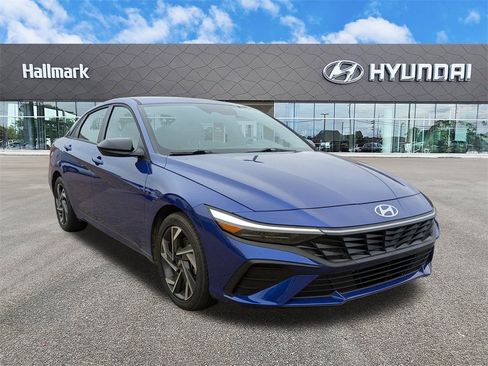 Certified 2025 Hyundai Elantra Sport image 1