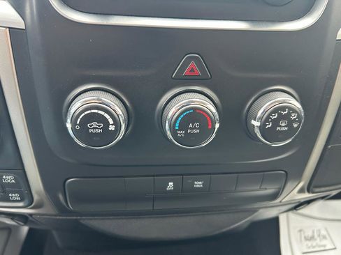 Used 2015 RAM 1500 Classic SLT AWD/4WD image 22