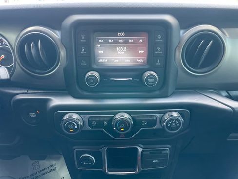 Used 2018 Jeep Wrangler Unlimited Sport AWD/4WD image 13