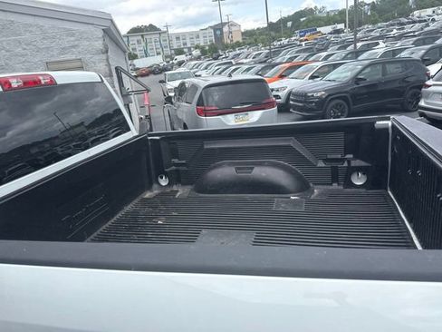 Used 2024 RAM 2500 Big Horn AWD/4WD image 9