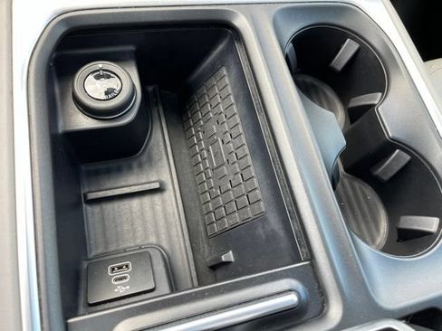 Used 2025 Ford Expedition Active AWD/4WD image 25