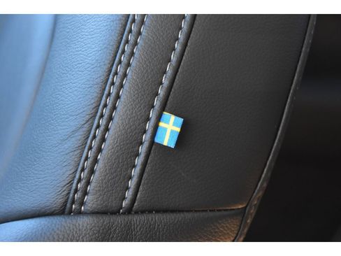 New 2026 Volvo XC40 B5 Plus w/ Protection Package Premier image 40