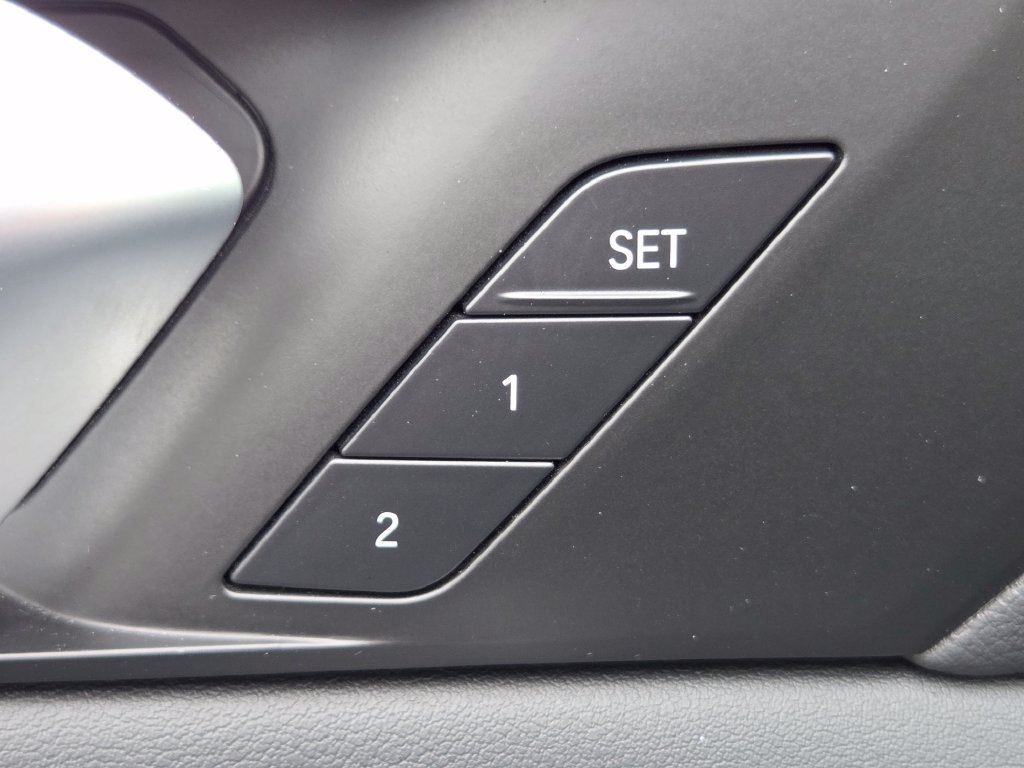 Used 2023 BMW X5 sDrive40i RWD image 17